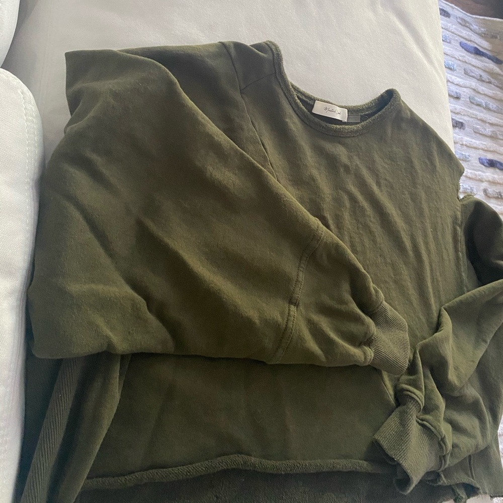Cropped army green sweatshirt